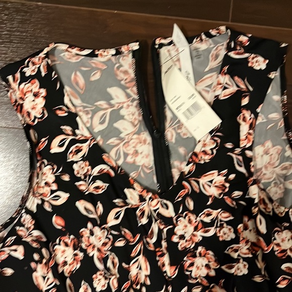 Elegant floral jumpsuit in black - Picture 3 of 6